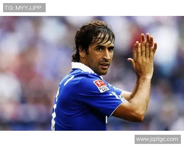 森字开头的足球明星名字盘点及其精彩瞬间回顾