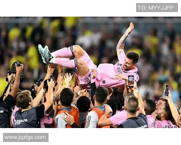 足球明星精彩瞬间高清图集展现球场魅力与激情